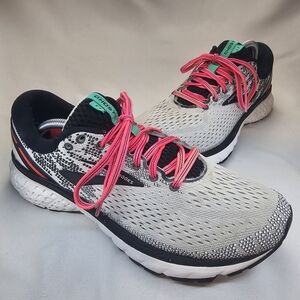 Brooks Ghost 11 Women’s Size 9 B Gray Black Pink Running Shoes